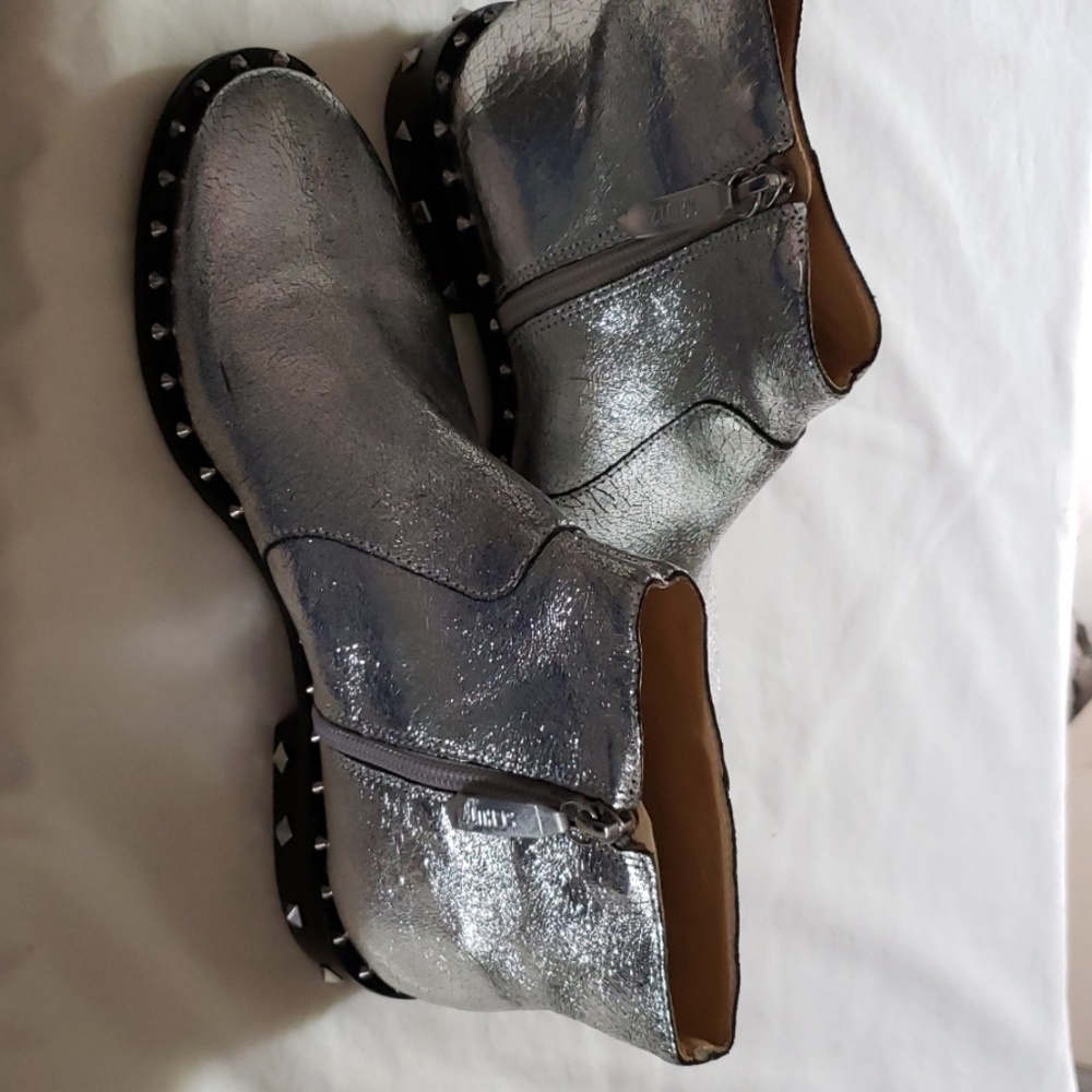 Like a little BLING?